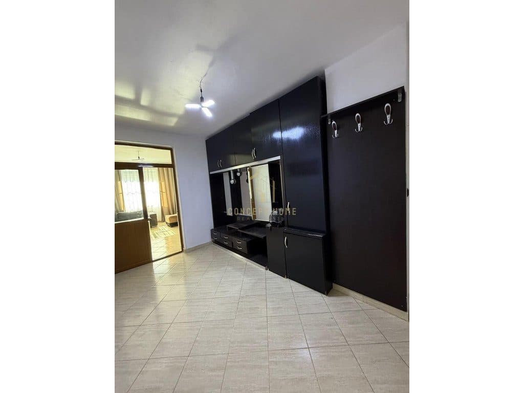 Jepet me qera apartament 2+1 ne Vasil Shanto 2