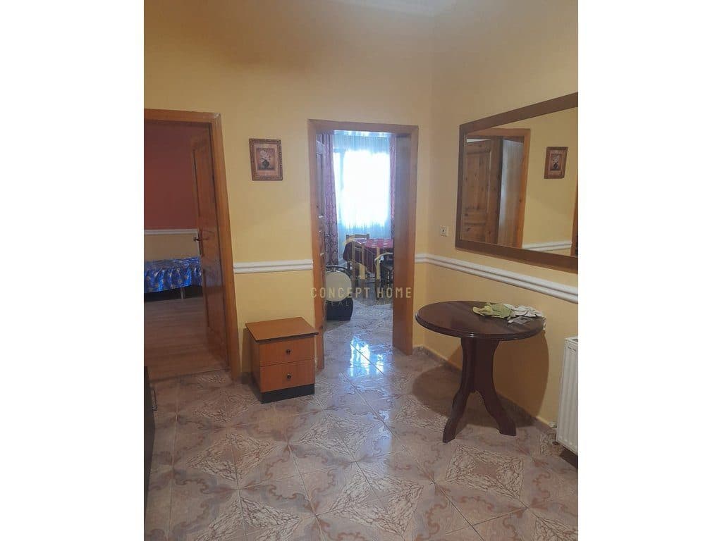 Jepet me qera apartament 2+1 tek