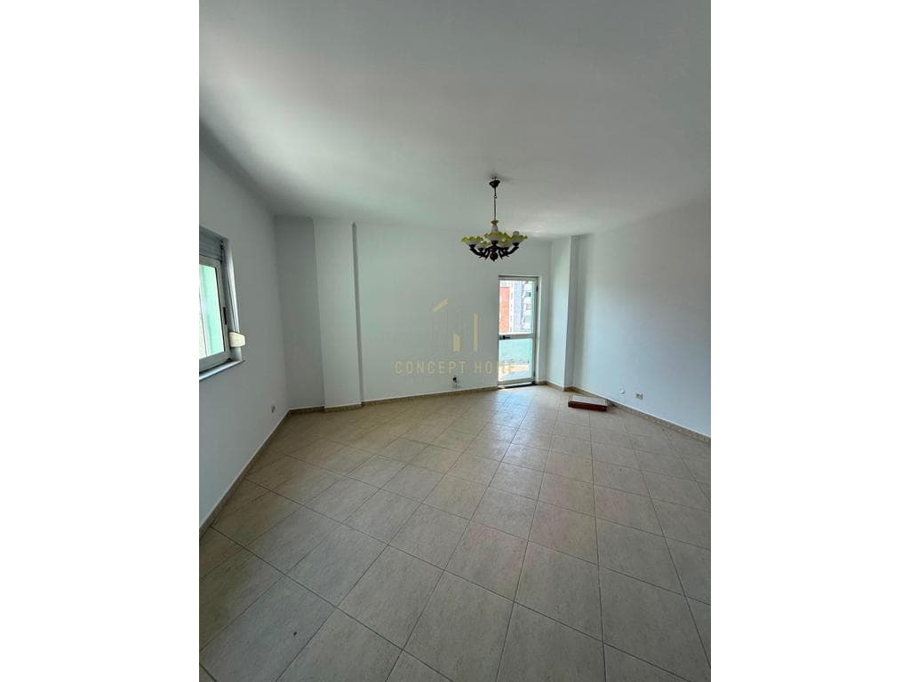 Jepet me qera apartament 2+1 tek 3