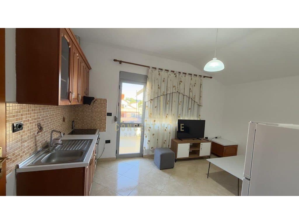 Jepet me qera Apartament 1+1 tek Rruga 5 Maji