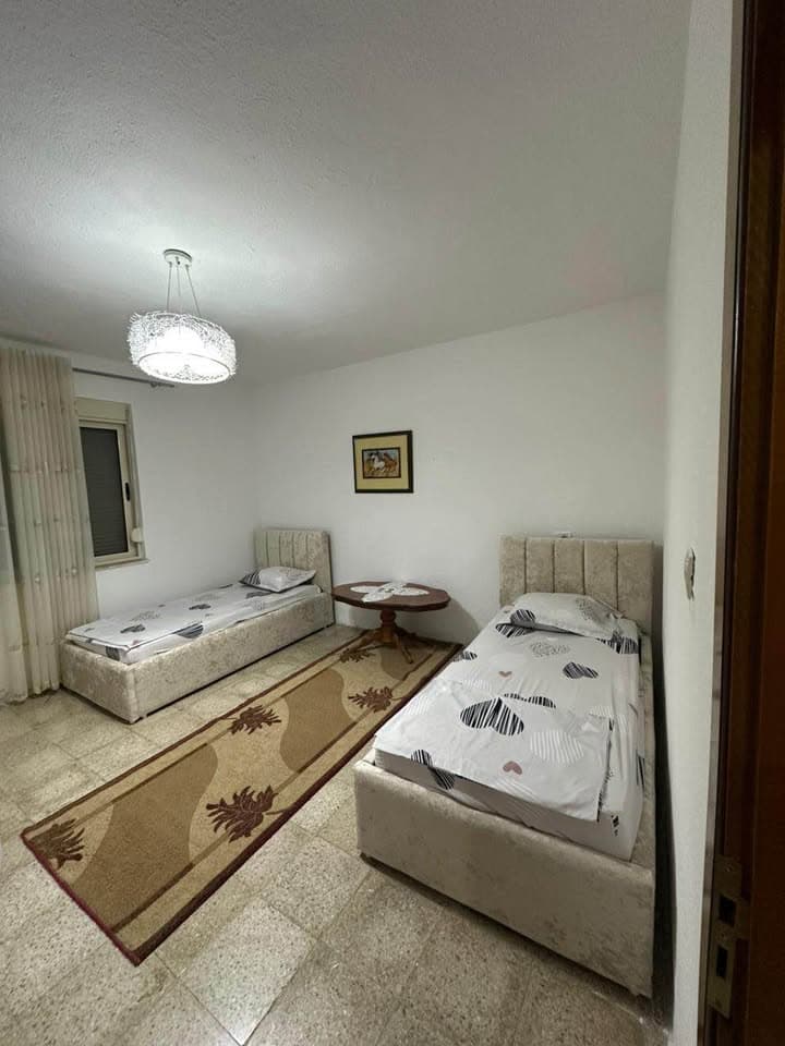 Jepet me qera apartament 2+1 tek Bulevardi i ri 2