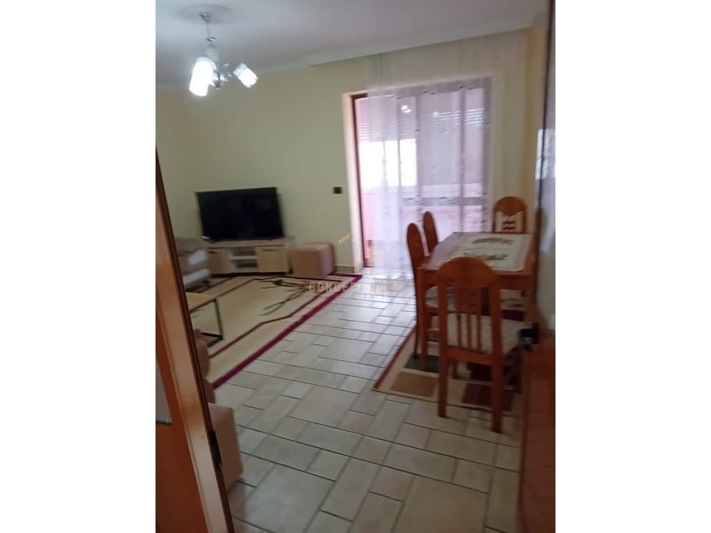 Shitet apartament 3+1+2 ne Xhamllik. 2
