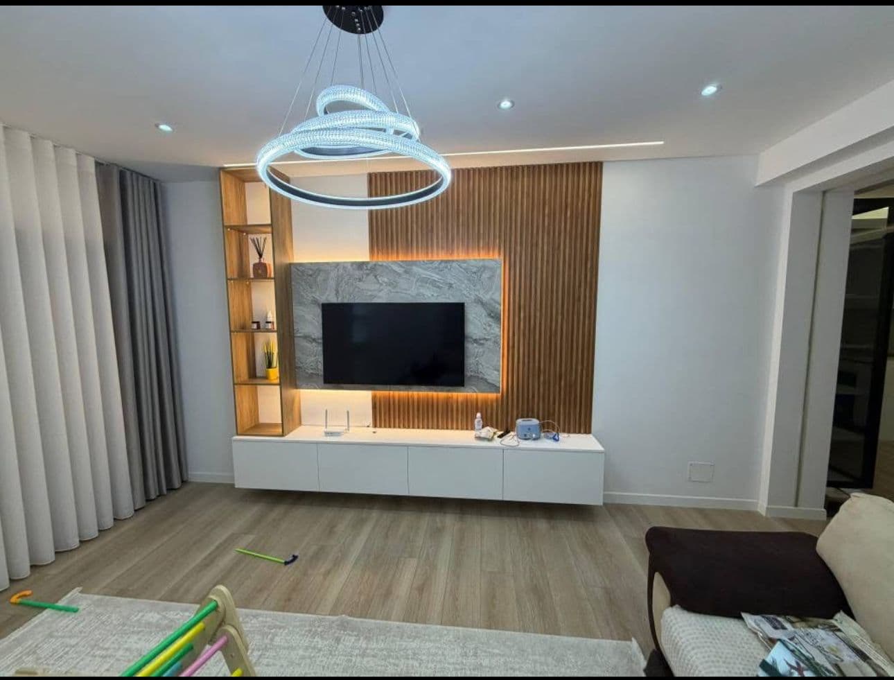 Jepet me qera Apartamenti 2+1 tek Kodra e Diellit 2 2