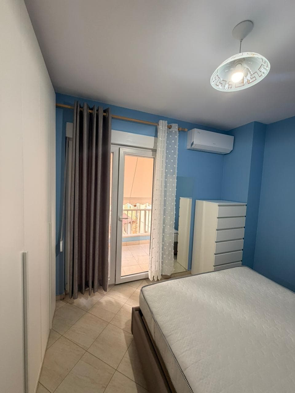 Jepet me qera apartament 2+1+2 tek Kontakt, 21-Dhjetori 3