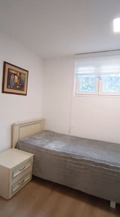 Jepet me qera Apartament 2+1 Ne Qender 4