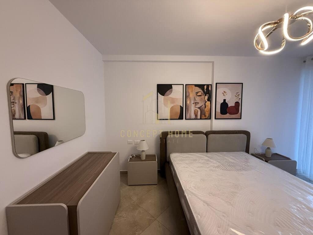 Jepet me qera apartament 2+1 Rruga e Barrikadave 3