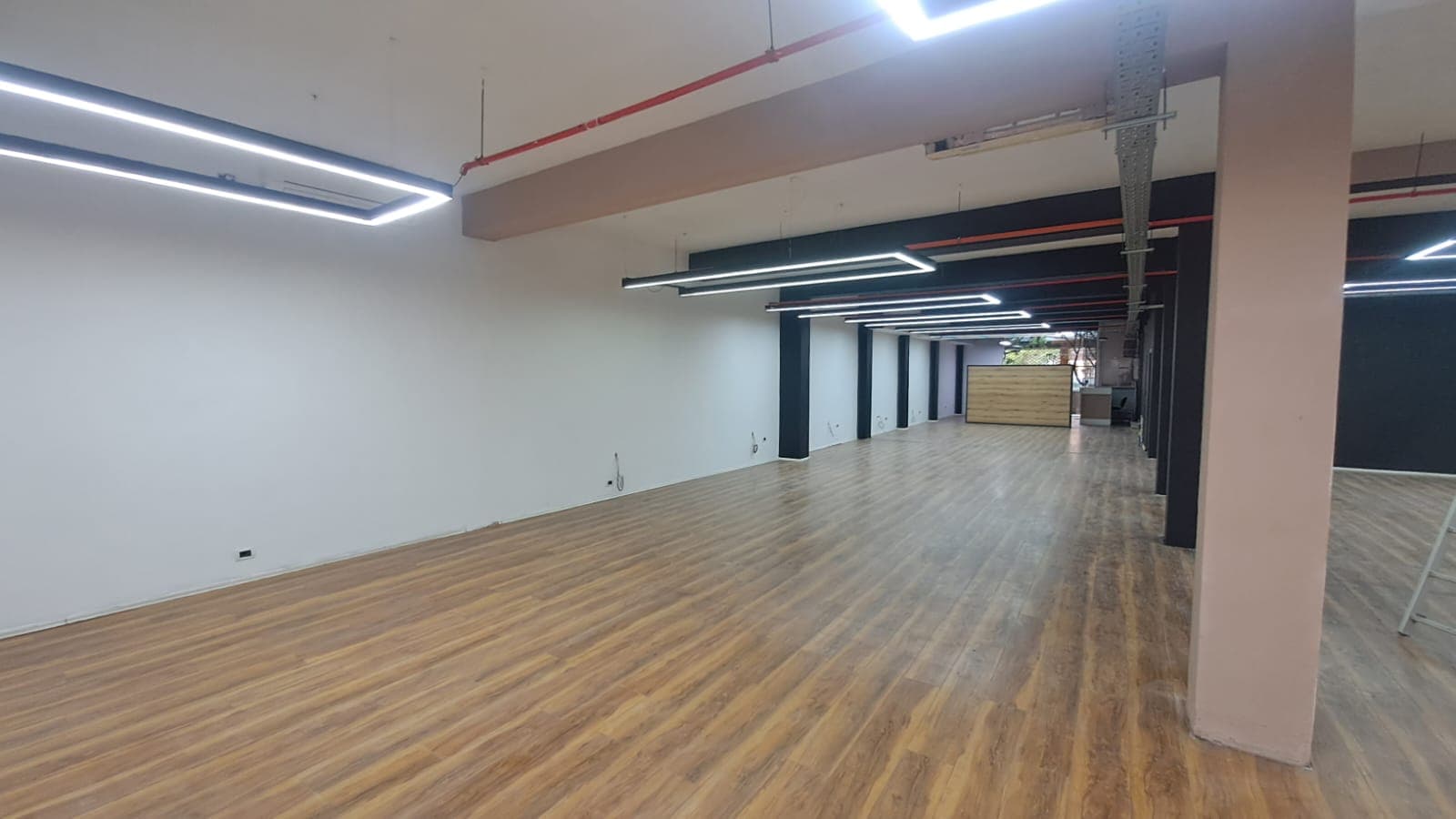 Jepet me qera ambient biznesi te 21 Dhjetori. 2