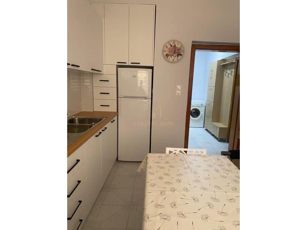Jepet me qera apartament 1+1 ne Bllok. 2