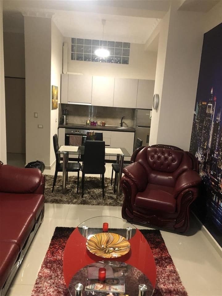 Jepet me qera apartament 1+1 Tek Pazari i Ri