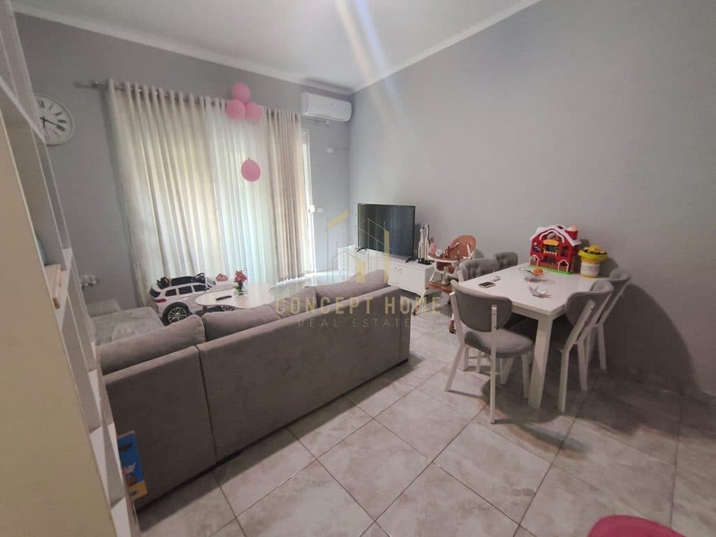 Shitet apartment 2+1 ne Fresk. 2