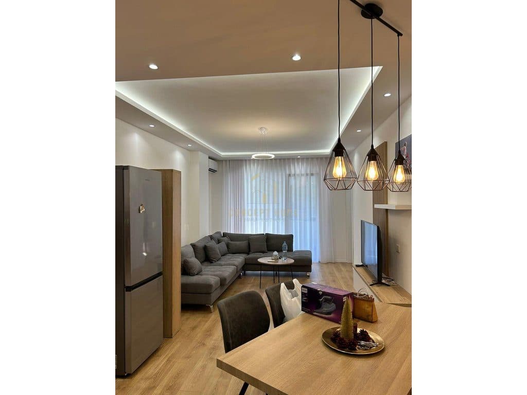 Jepet me qera apartament 1+1 Ne Qender 3