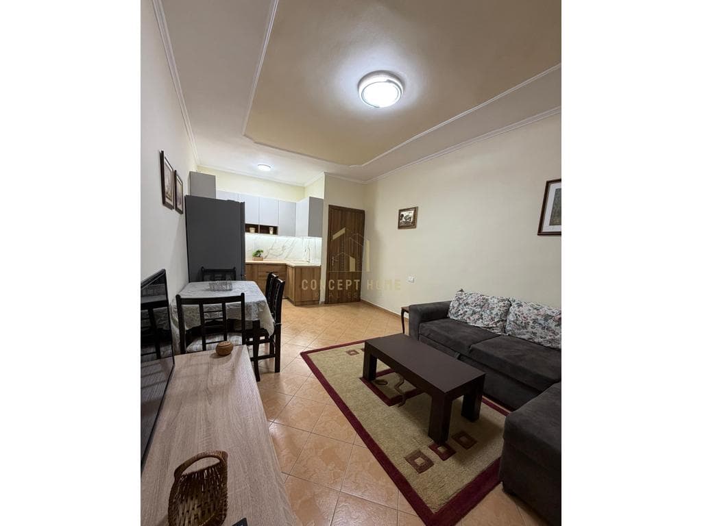 Apartement me qera 1+1 tek Medreseja. 3