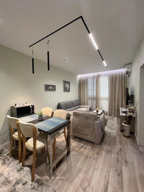 Jepet me qera Apartament 1+1 ne Qender