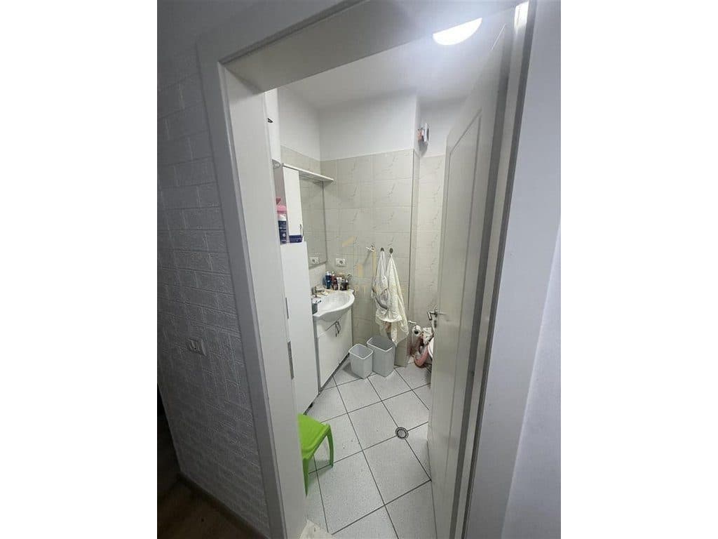 Shitet apartament 2+1 ne Yzberisht 4