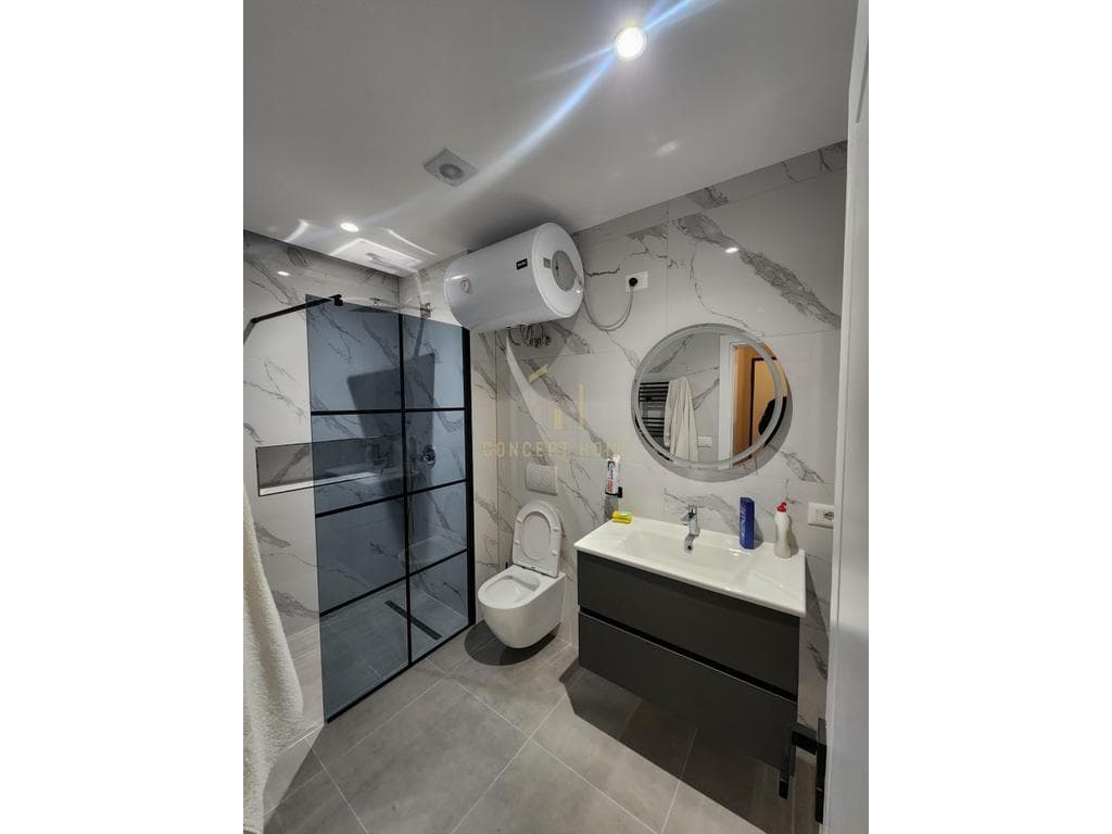 Jepet me qera apartament 2+1 tek 4