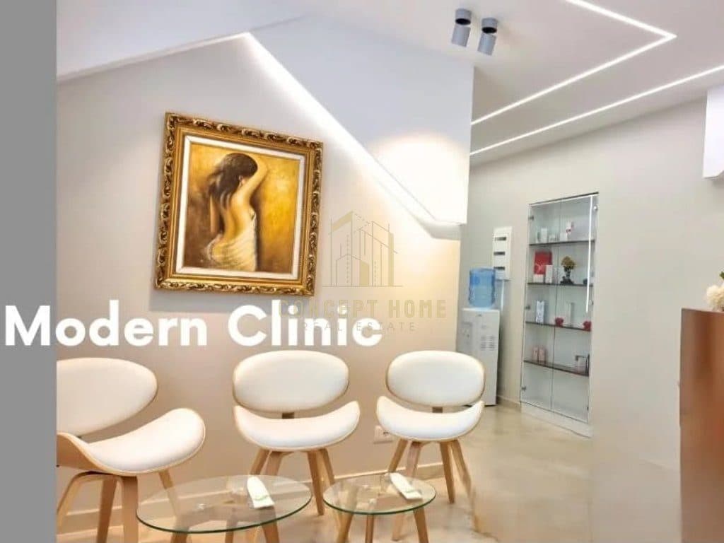 Dyqan për Qira në Rruga Fortuzi, Tiranë - 1700€ | 70 m²