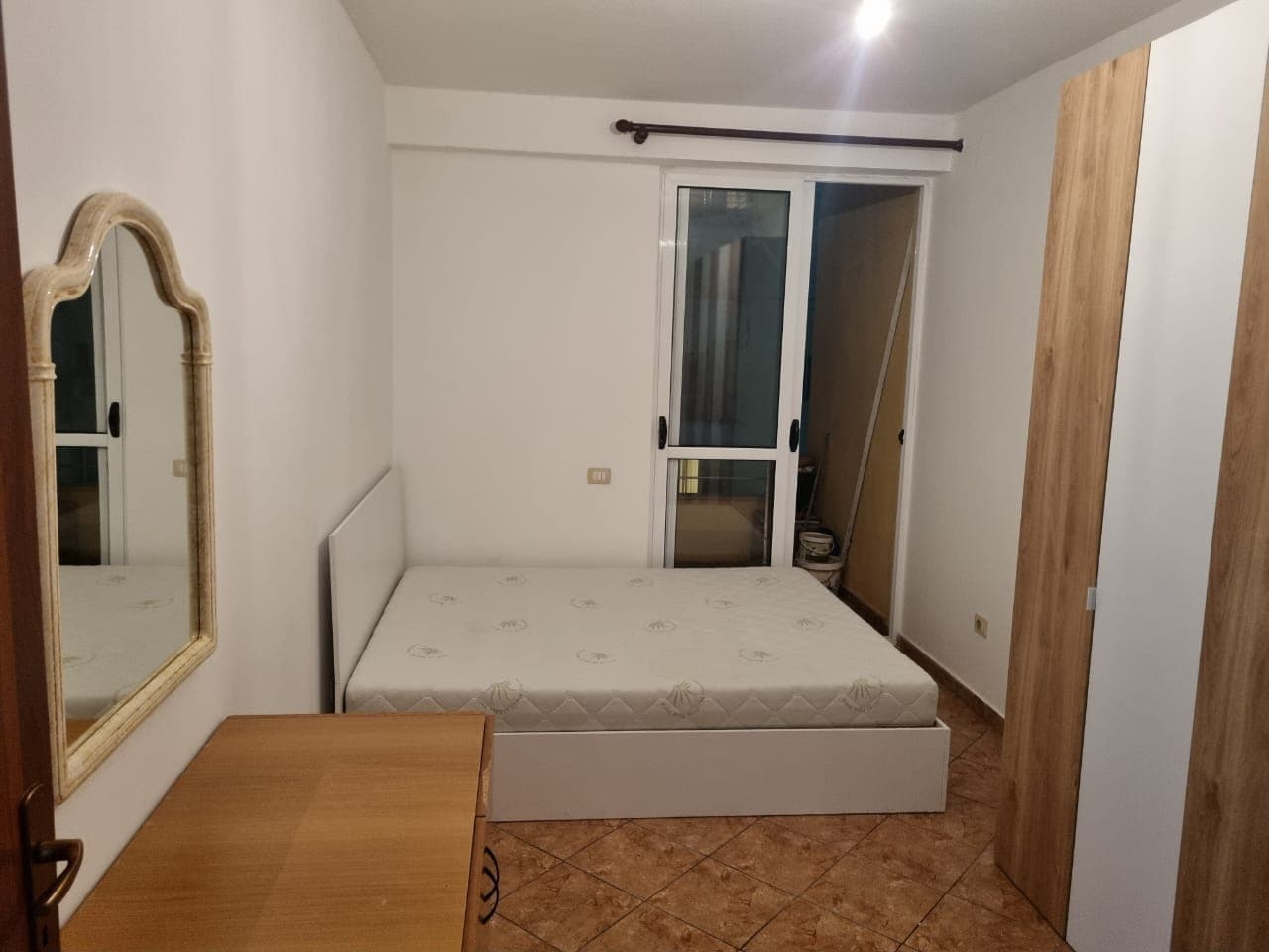 Jepet apartament me qera 2+1 Ne Astir 2