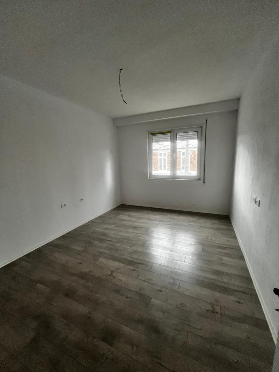 Shitet apartament 2+1+2 ne Kamez (White POWER SHPK)