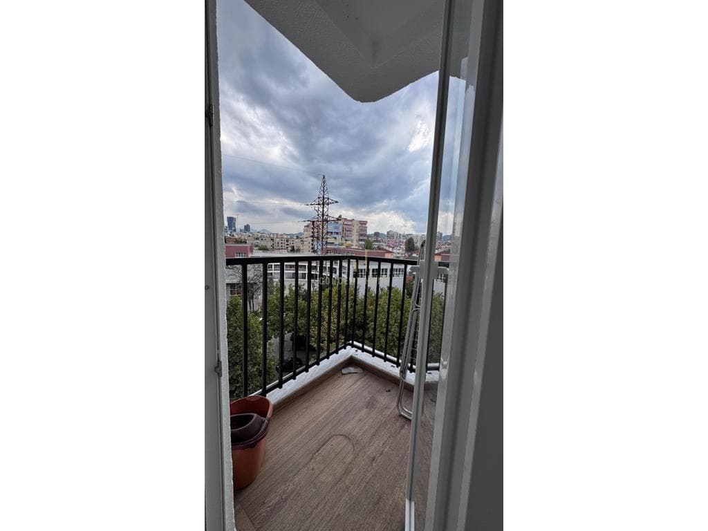 Shitet apartament 2+1 ne Don Bosko 4