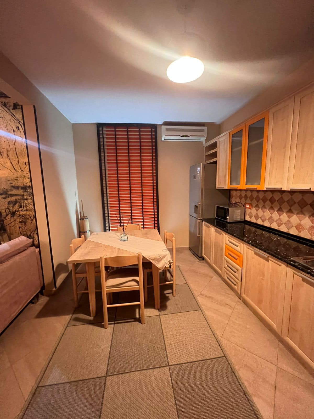 Jepet me qera apartament 3+1 tek Zogu i Zi