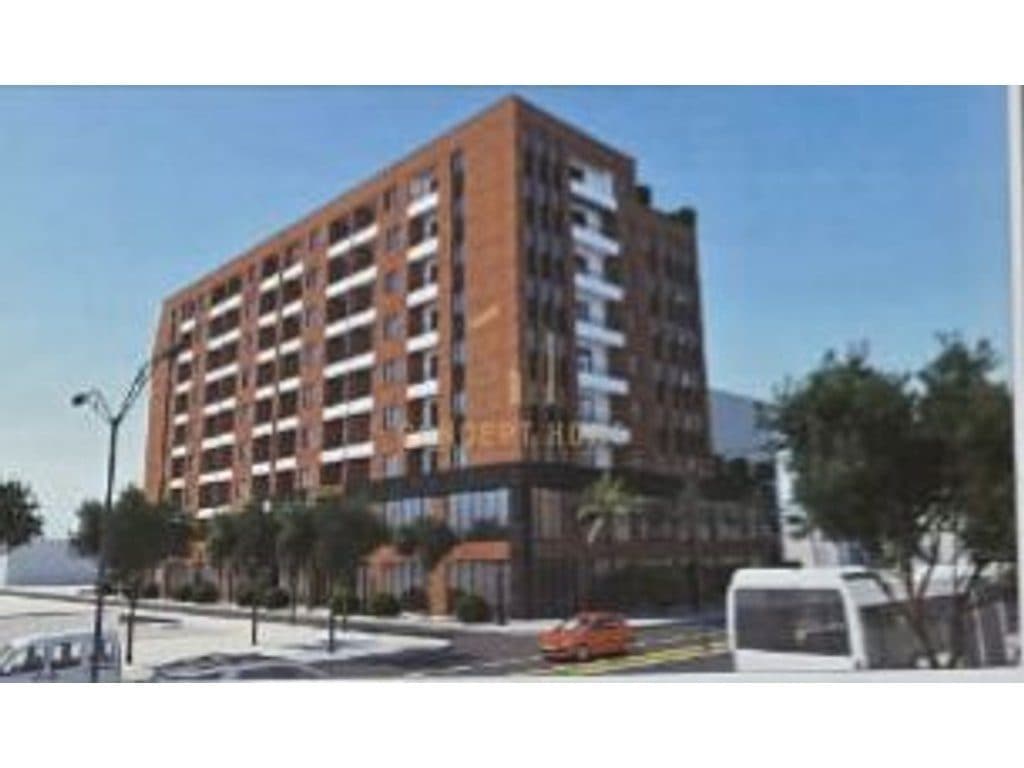 Shitet apartament 3+1 ne Kamez
