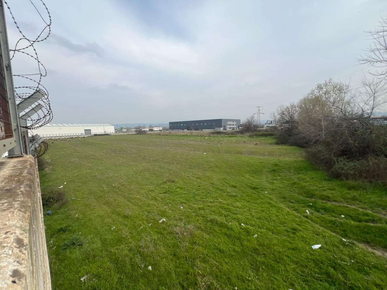 Shitet Toke Autostrada Tirane-Durres 2
