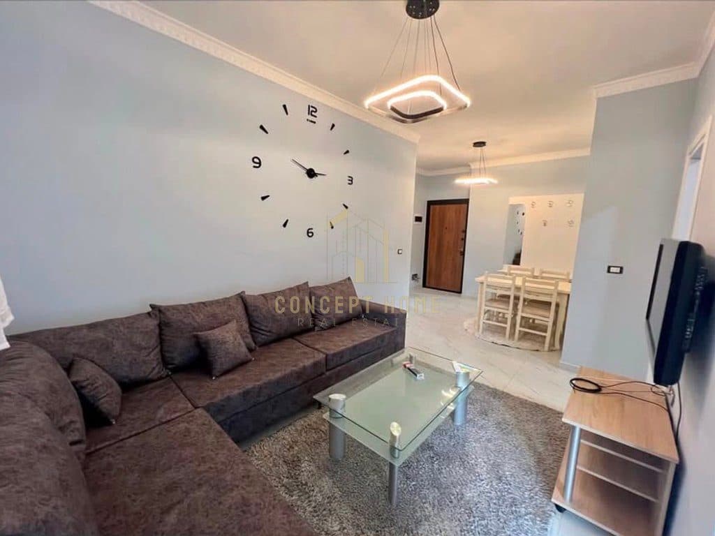 Shitet apartament 1+1 ne 5 Maj. 3