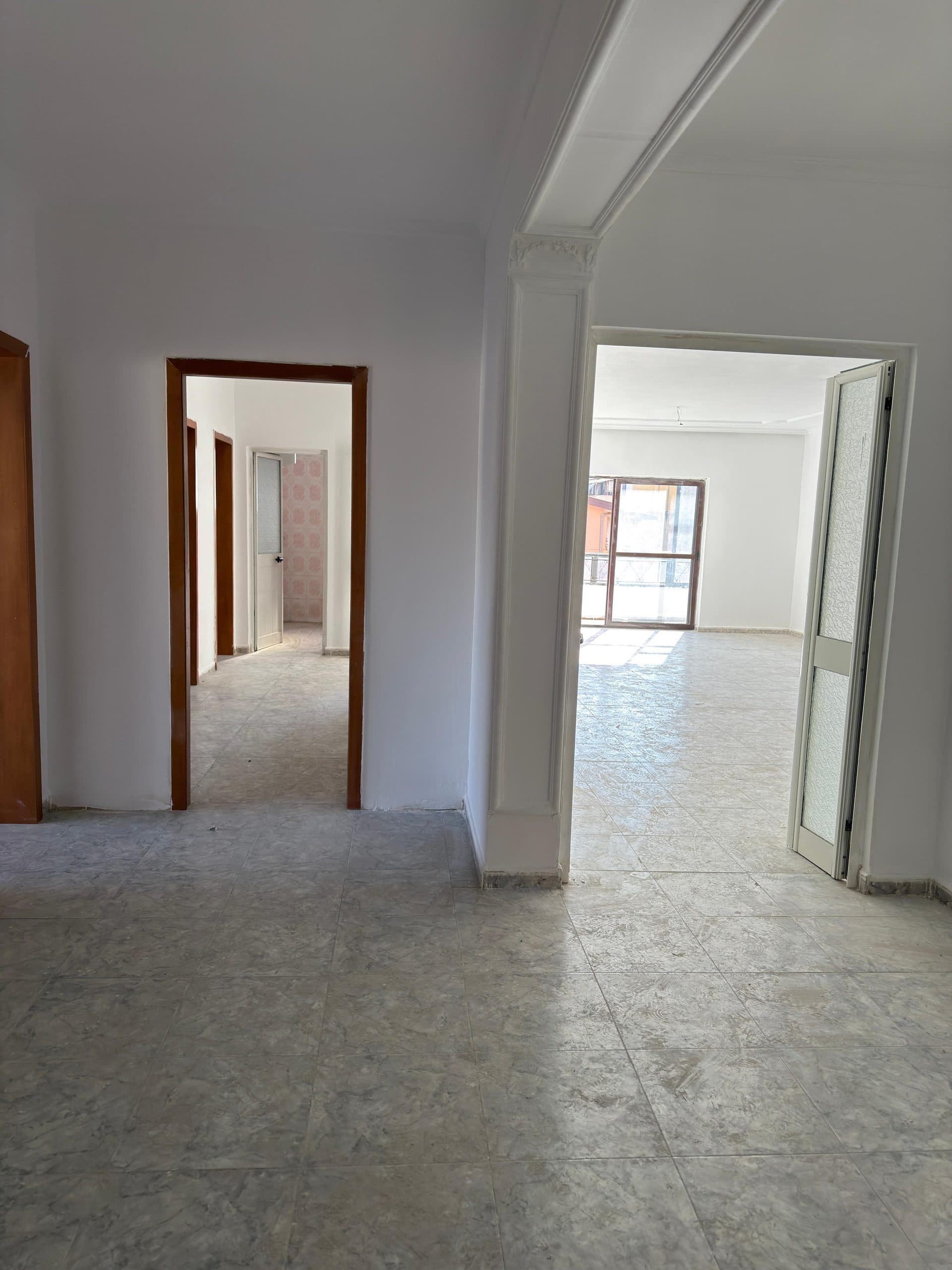 Shitet apartament 3+1+2 tek Komuna e Parisit 2