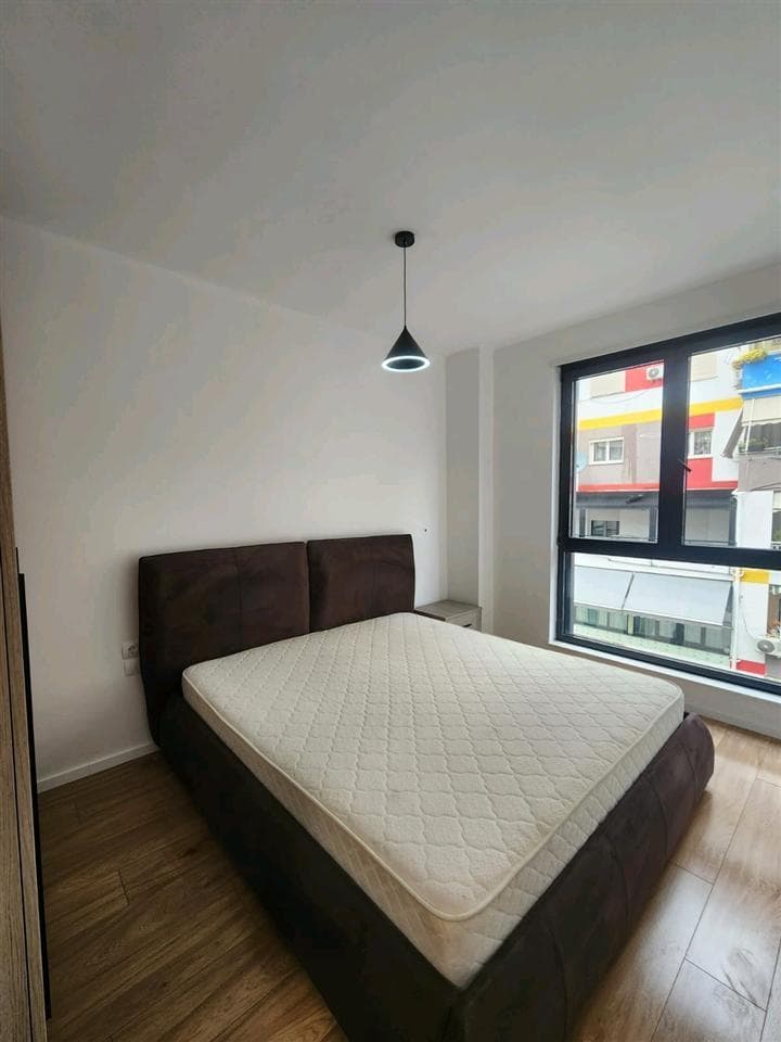 Jepet me qera Apartament 2+1+2 tek Kopshti Zoologjik. 3