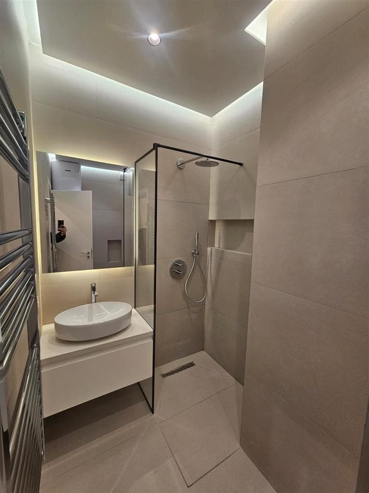 Shitet apartament 2+1 Te Pazari i Ri 2