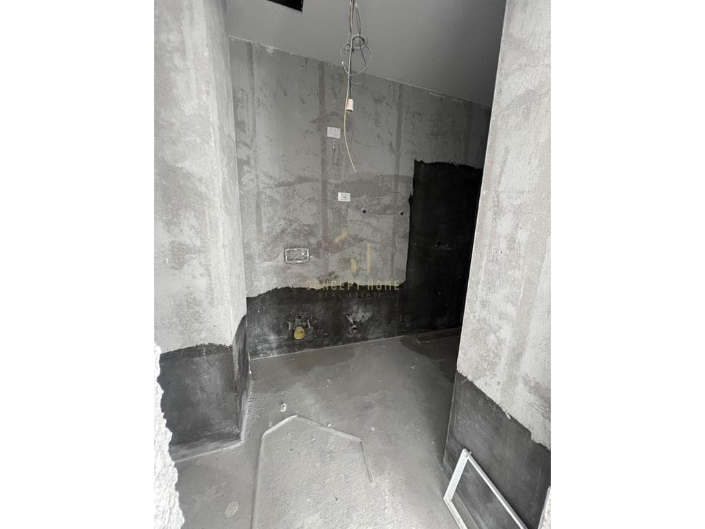 ? Shitet apartament 2+1+2 tek Liqeni Artificial, Lake View 2