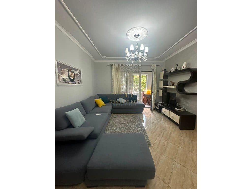 Shitet apartament 2+1+2 ne Kinostudio