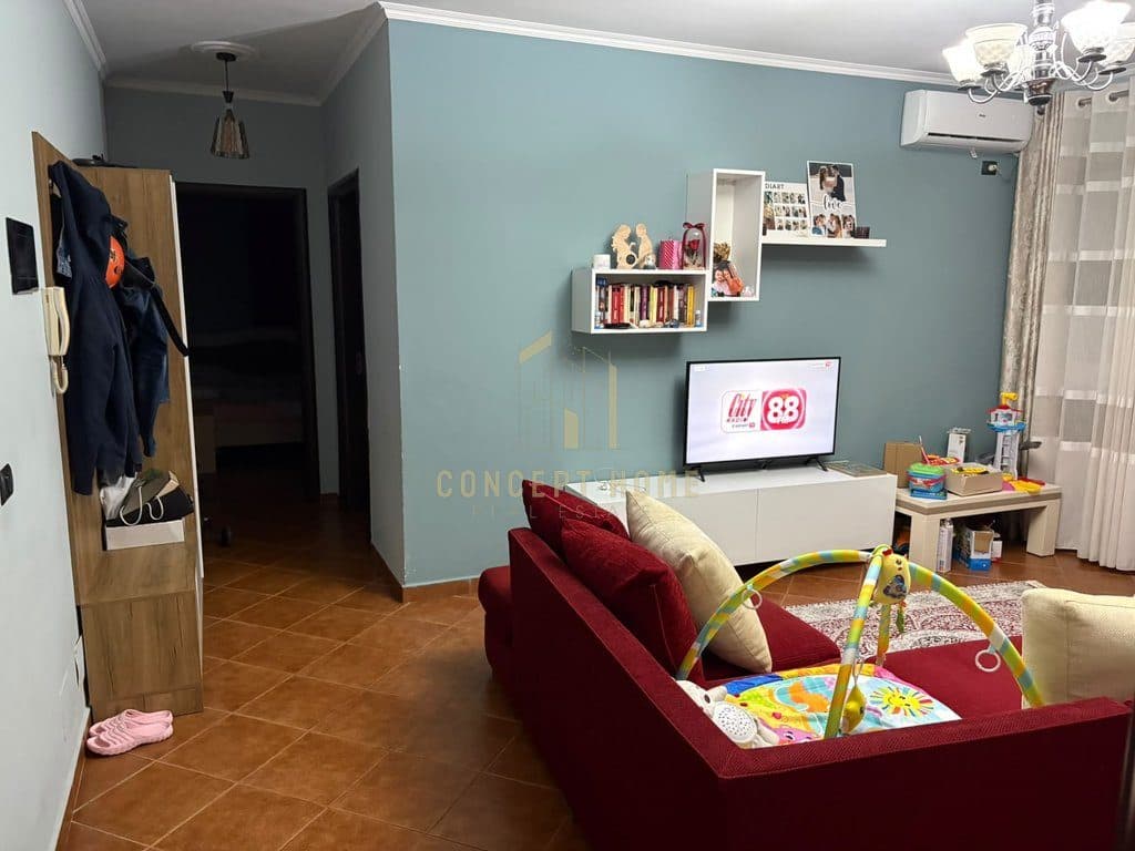Shitet apartament 2+1+2 ne Fresk