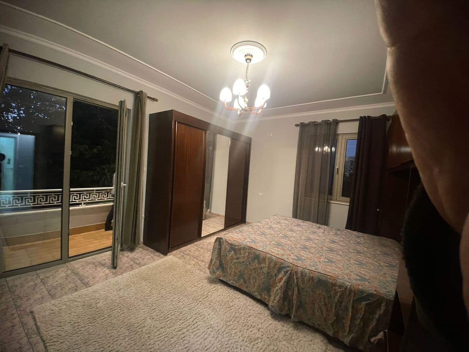 Jepet me qera apartament 3+1+2 ne Ali dem 4