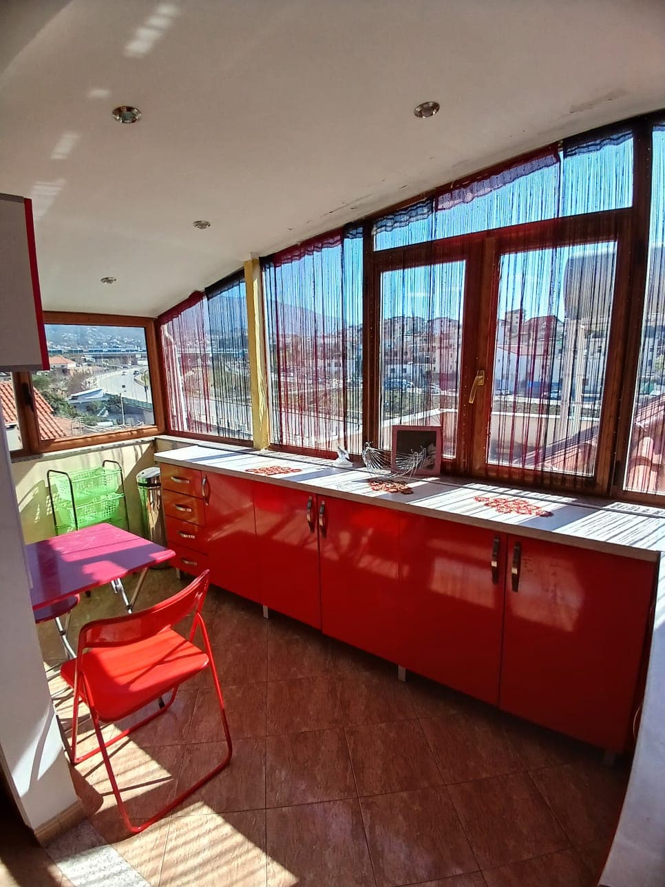 Jepet me qera apartament 2+1 ne Shkoze/Cmimi: 350 Euro/Muaj 2