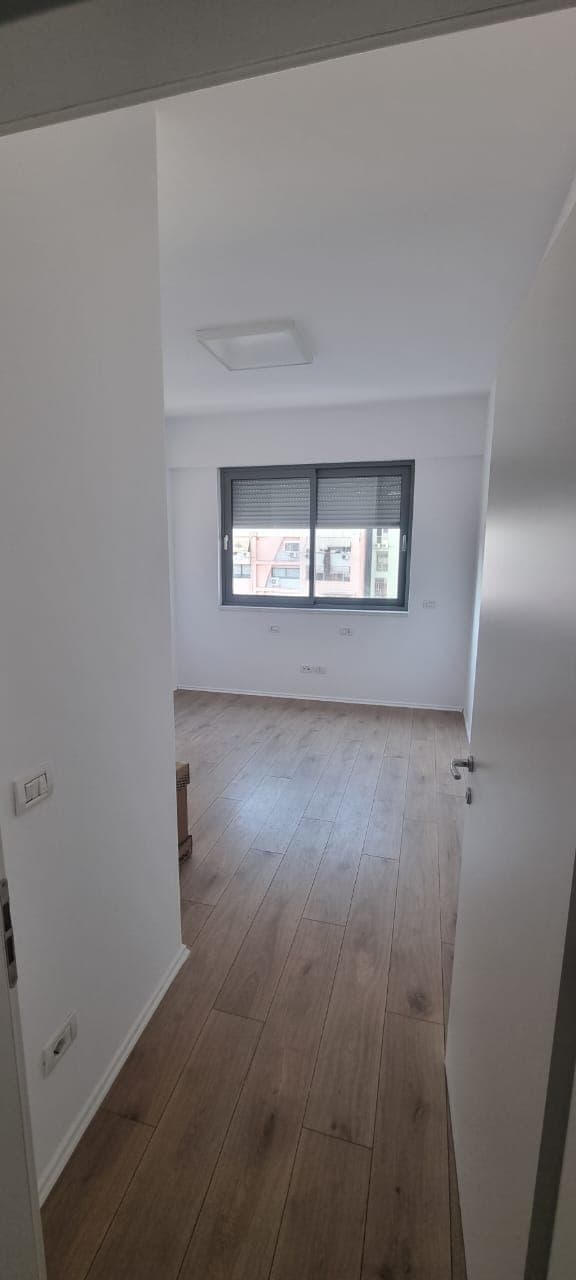 Jepet me qera apartament 2+1+2 Bllok 4