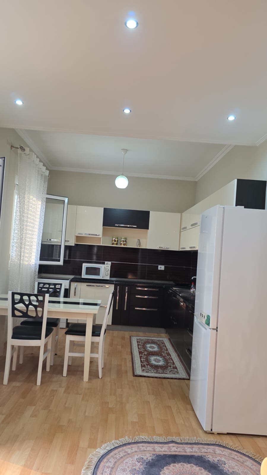 Apartament 2+1 Me Qira në Rruga e Elbasanit, Tiranë – 600€ | 110 m² 3