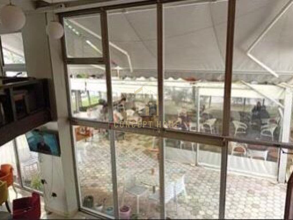 Shitet lokal tek kompleksi Dola prane Pallateve Cabej / 135.000 euro 2