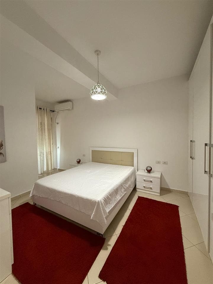 Jepet me qera apartament 2+1 Ne Yzberisht(Golden Park) 3