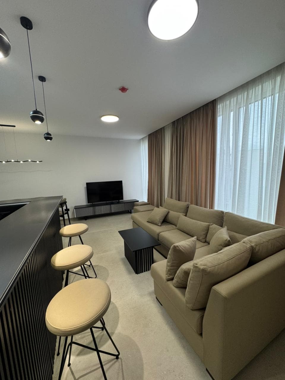 Jepet me qera apartament 2+1+2 + Parkim Liqeni Thate ( Forest Residenc) 2