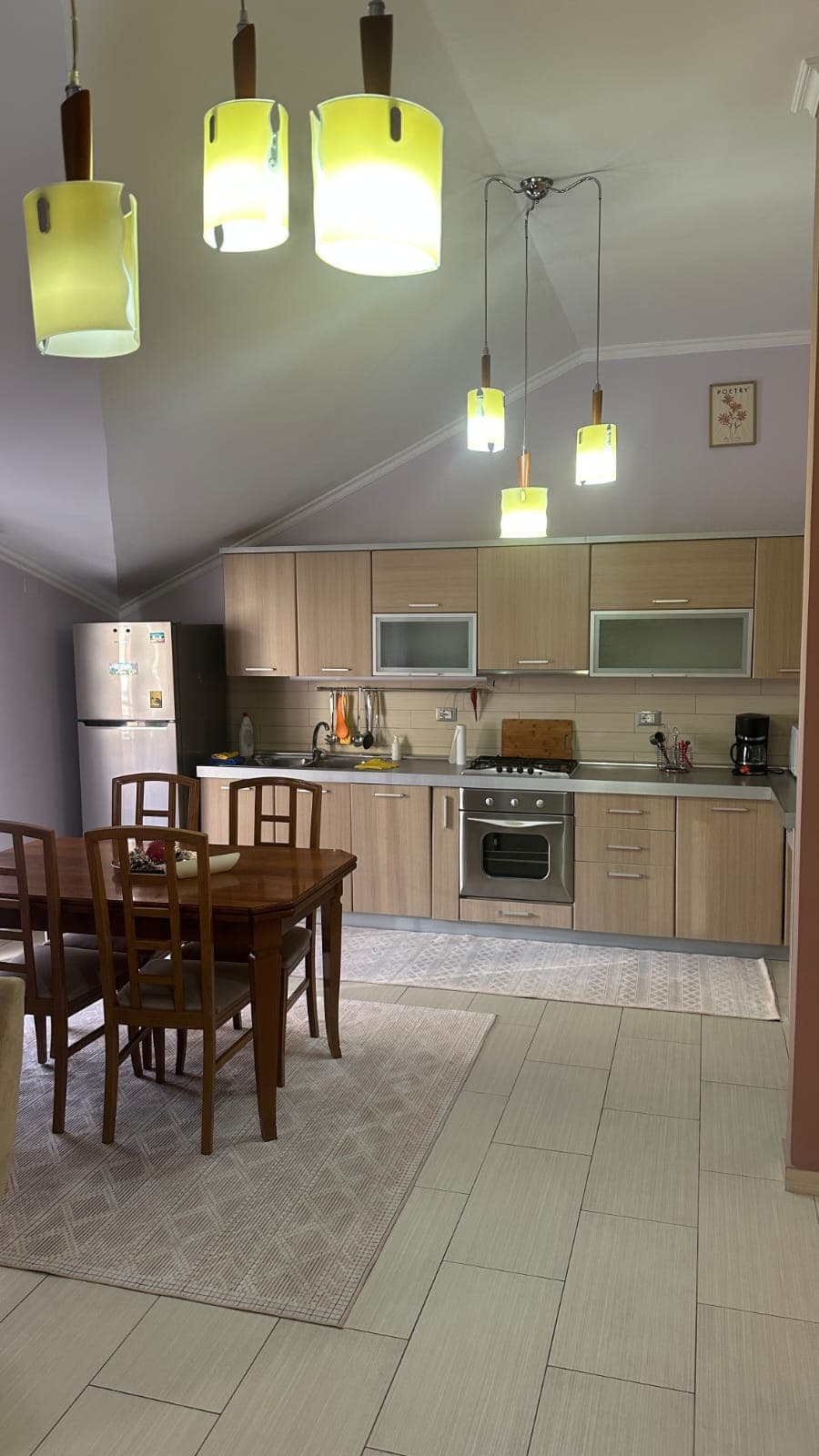 Apartament me qera 3+1+post parkimi tek Kristal Center. 3