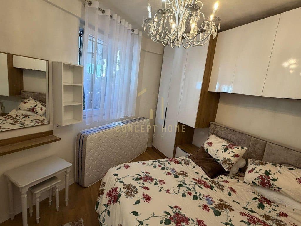 Jepet me qera apartament 1+1 tek 3