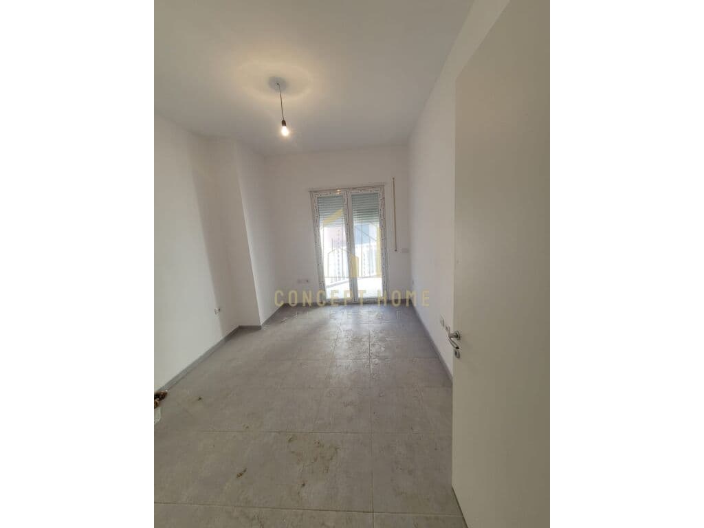 Shitet apartament 2+1 Rruga e Barikadave / 209.530 Euro