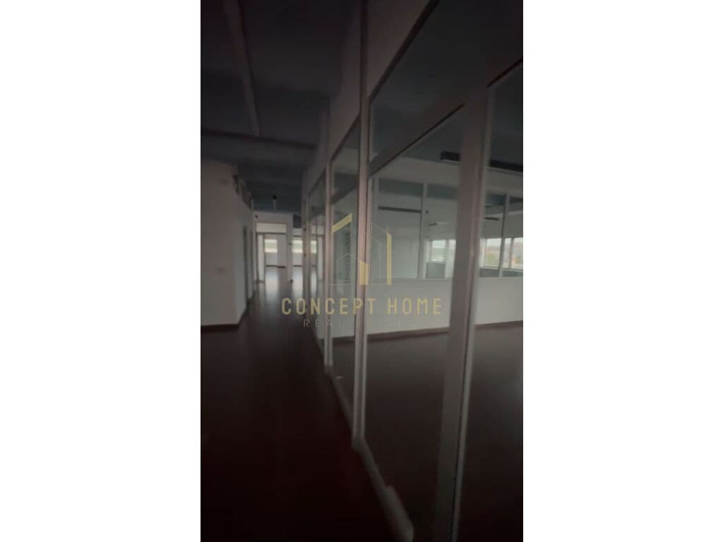 ?Jepet me qera Magazine tek Autostrada Tirane-Durres 3