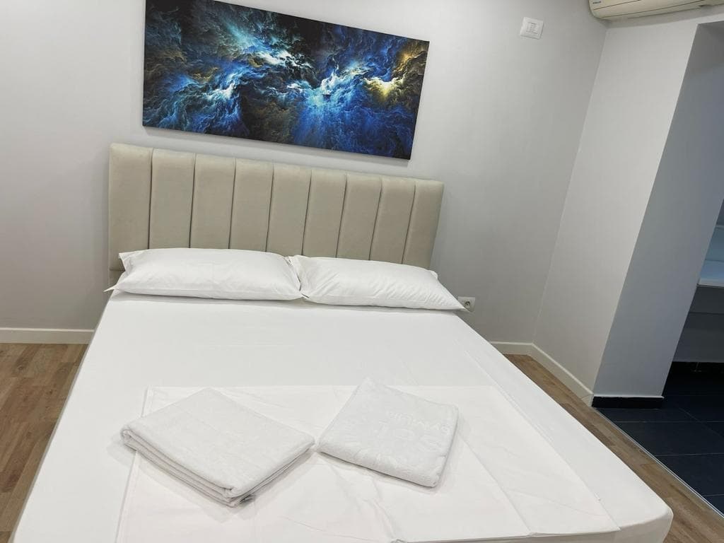 Jepet apartament 1+1 me qera tek Stadiumi Dinami