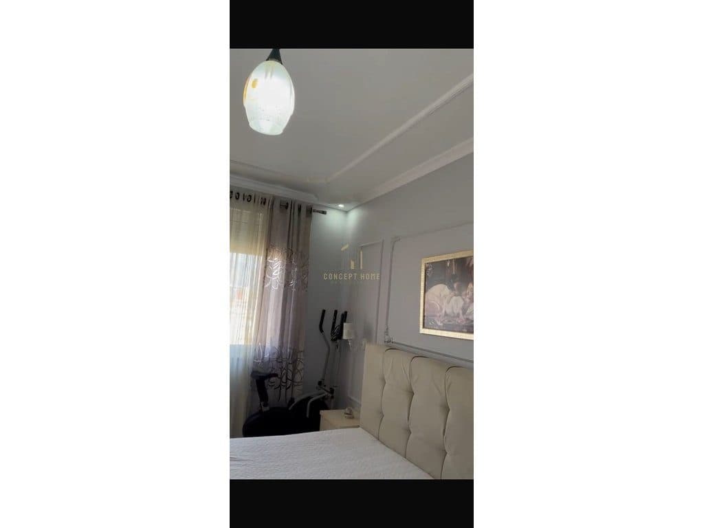 Jepet me qera apartament, Astir 4