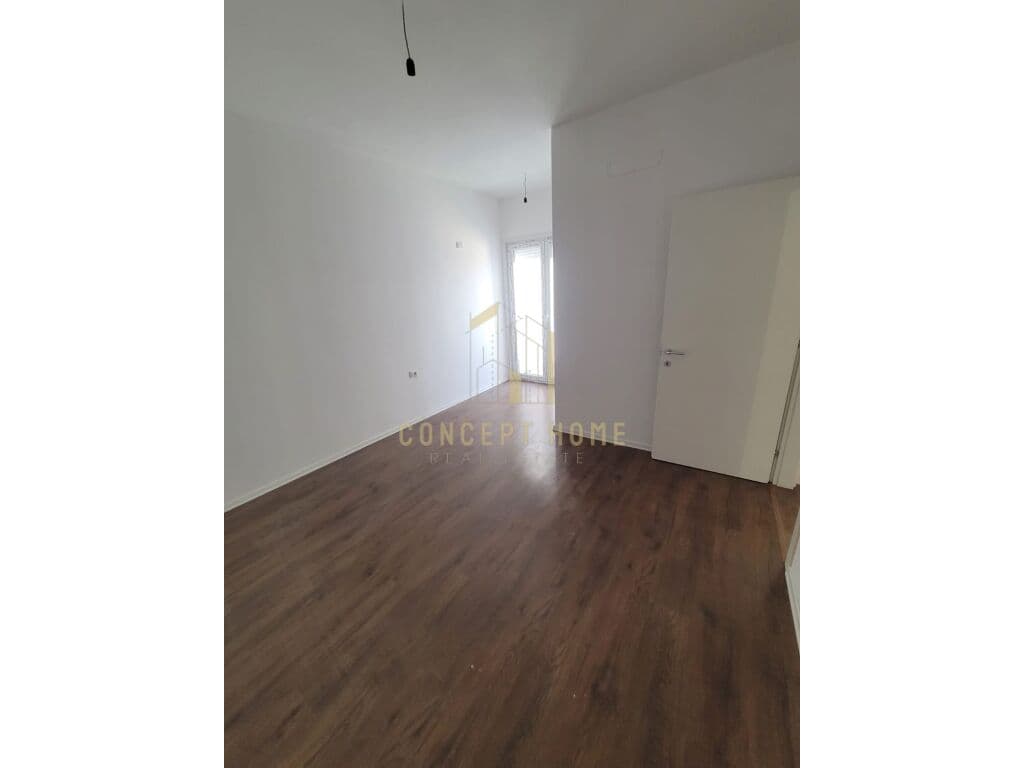 Shitet apartament 2+1 Rruga e Barikadave / 217.350 Euro 2