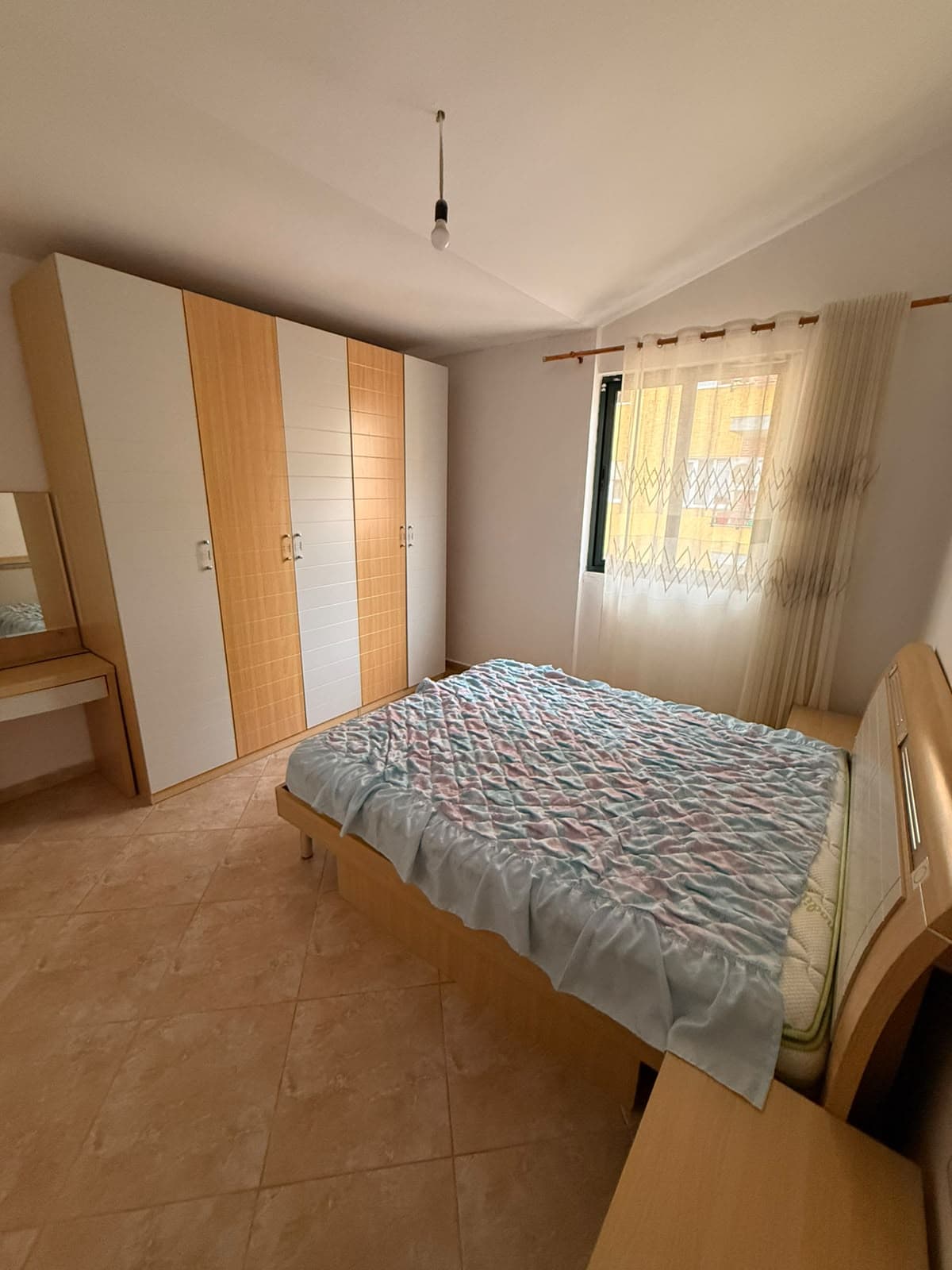 Apartament 2+1 Me Qira tek Komuna Parisit Qendra Kristal, Tiranë - 600€ | 123 m²