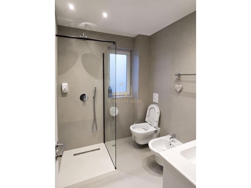 Jepet me qera apartament 1+1 tek Bulevardi Zogu 1 3