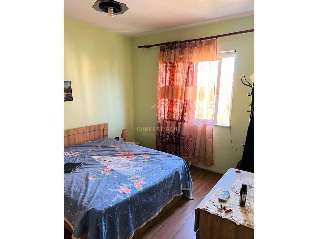 Jepet me qera apartament 2+1 tek Pazari i Ri 4
